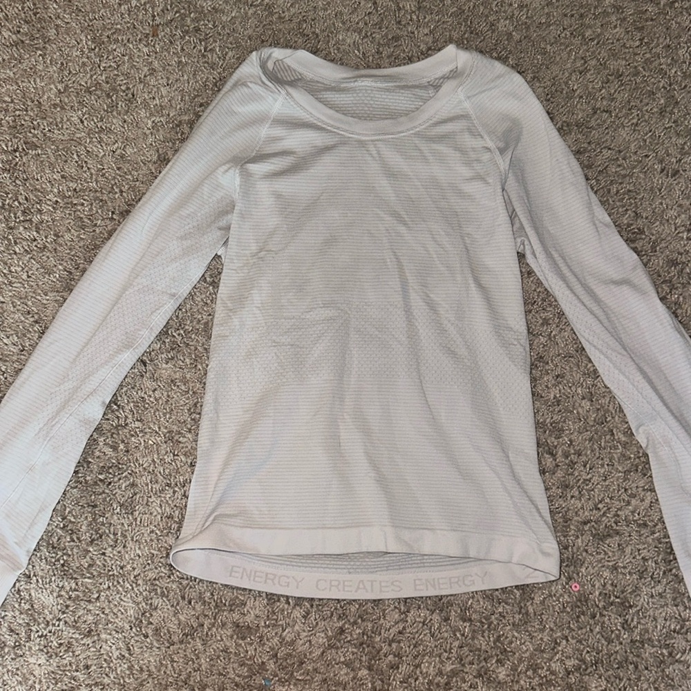 White Lululemon long sleeve swiftly tech race length